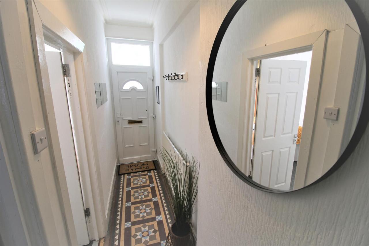 Three Bedroom Townhouse - Free Local Parking - By Property Promise カーディフ エクステリア 写真