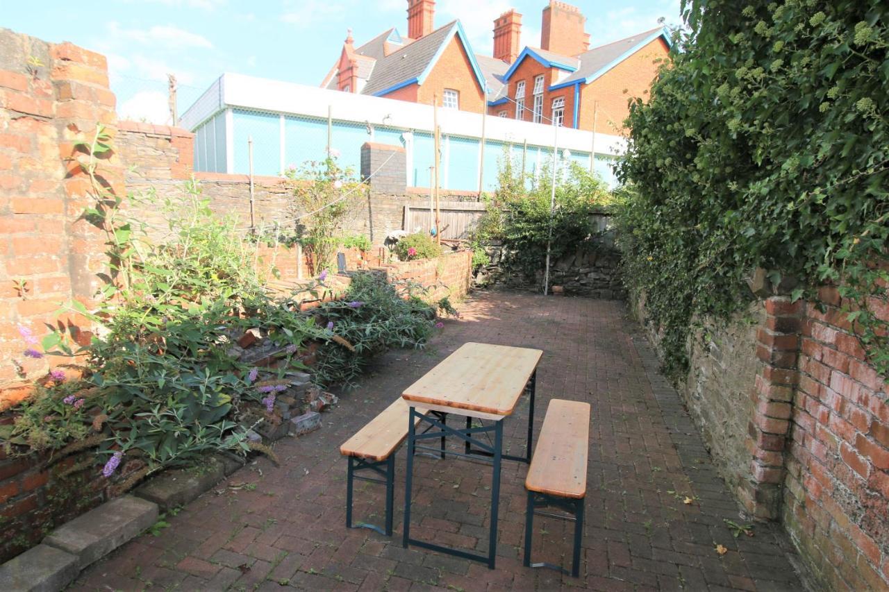 Three Bedroom Townhouse - Free Local Parking - By Property Promise カーディフ エクステリア 写真