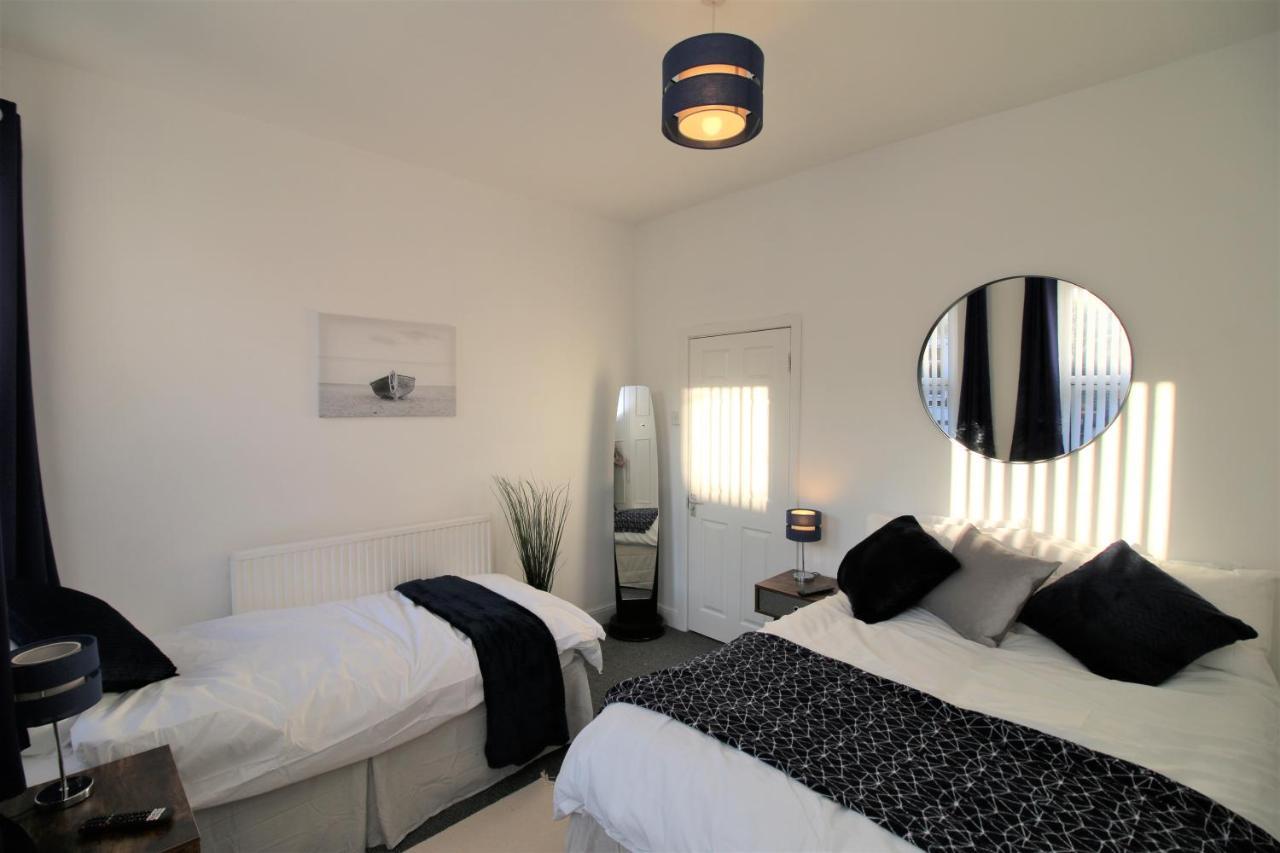Three Bedroom Townhouse - Free Local Parking - By Property Promise カーディフ エクステリア 写真